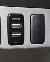 In Dash Car Mobile Fast Charger 2.1 A /1.2A 2 Slots - Honda
